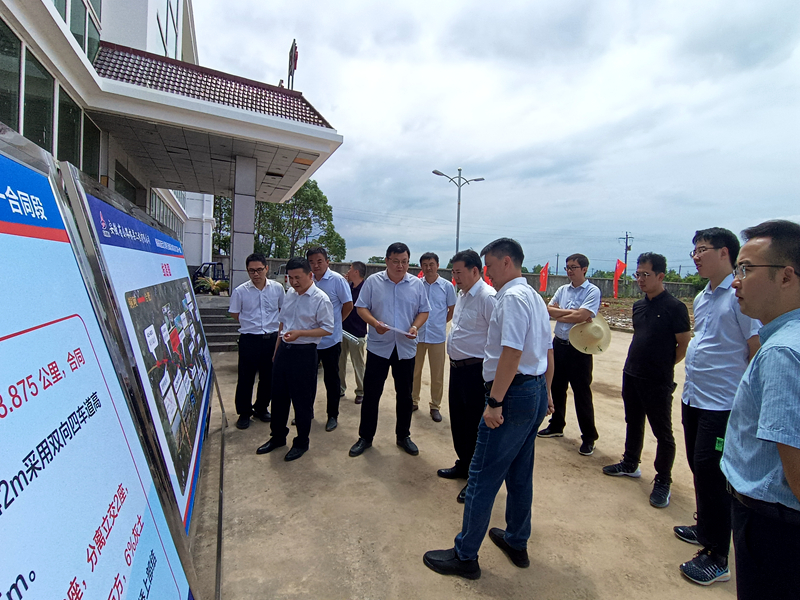 省鐵投公司副總經(jīng)理、蕪銅公路公司、皖江公司董事長劉允超一行到銅商高速項目調(diào)研指導(dǎo)工作1